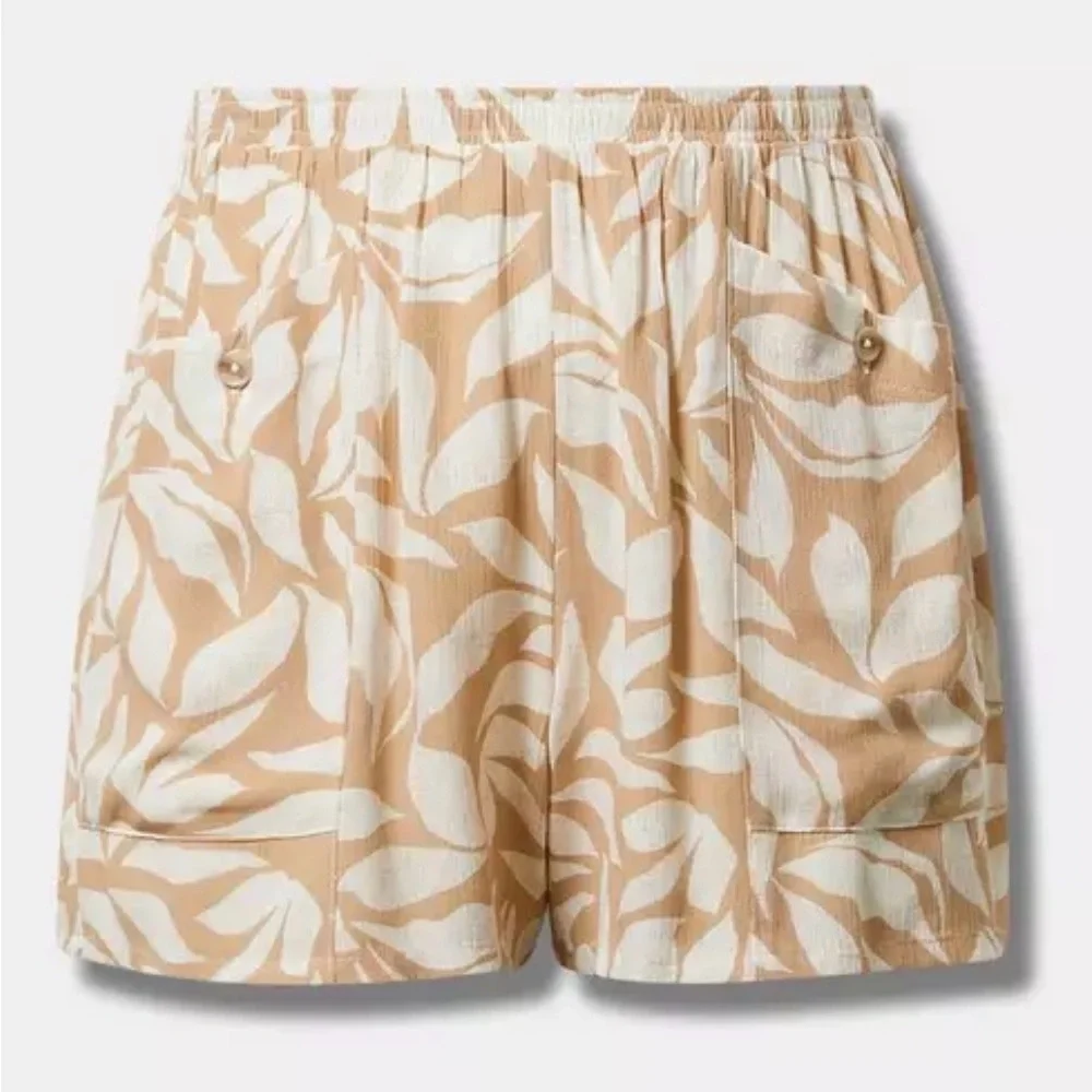 Torrid 2 High Rise Gauze Cargo Shorts Beige Leaf 5” EUC - Picture 6 of 10